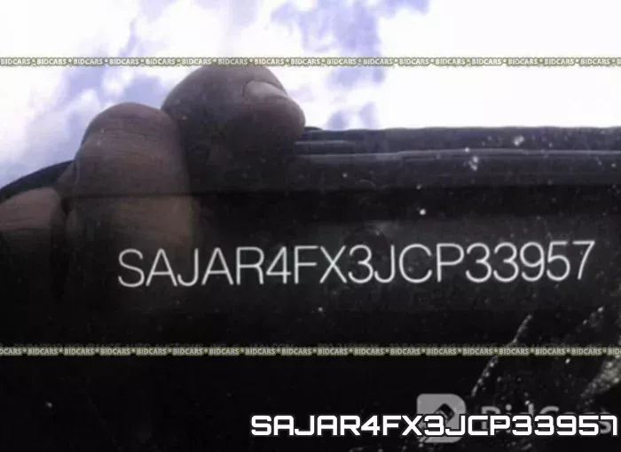 SAJAR4FX3JCP33957_9.webp