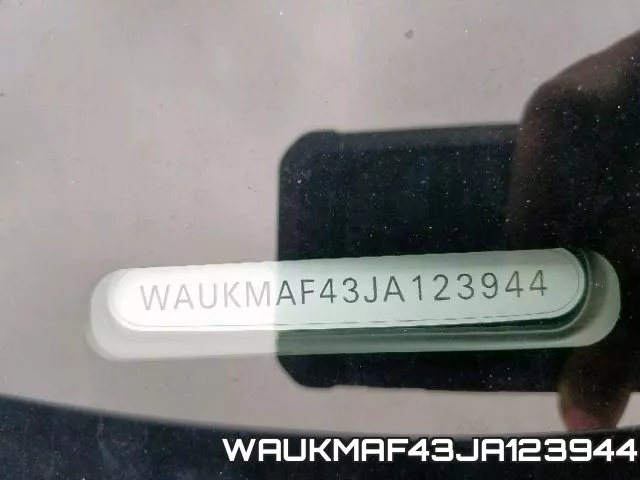WAUKMAF43JA123944_10.webp